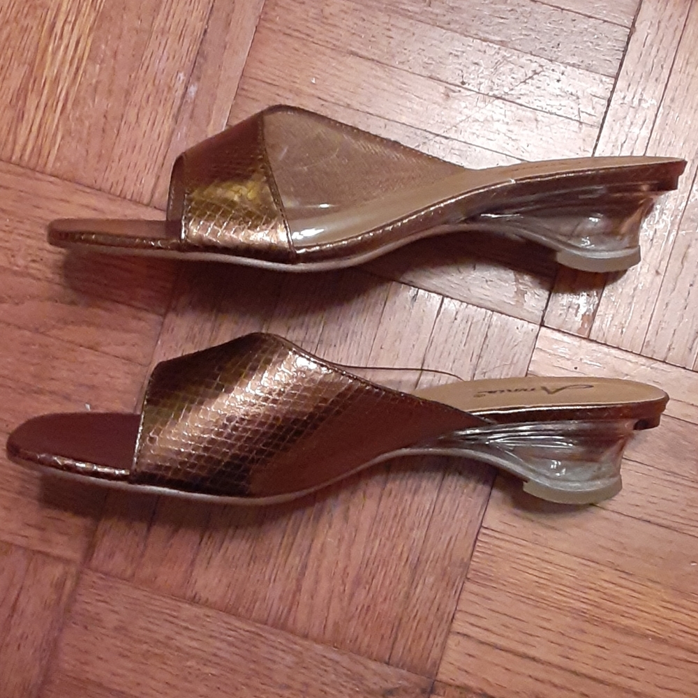 New 8.5M Annie bronze faux snakeskin & clear heels - Picture 3 of 8